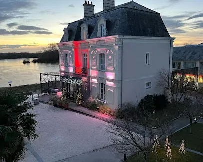 Image de Hôtel Les 3 Lieux - La nuit, La Table, Le Bistrot